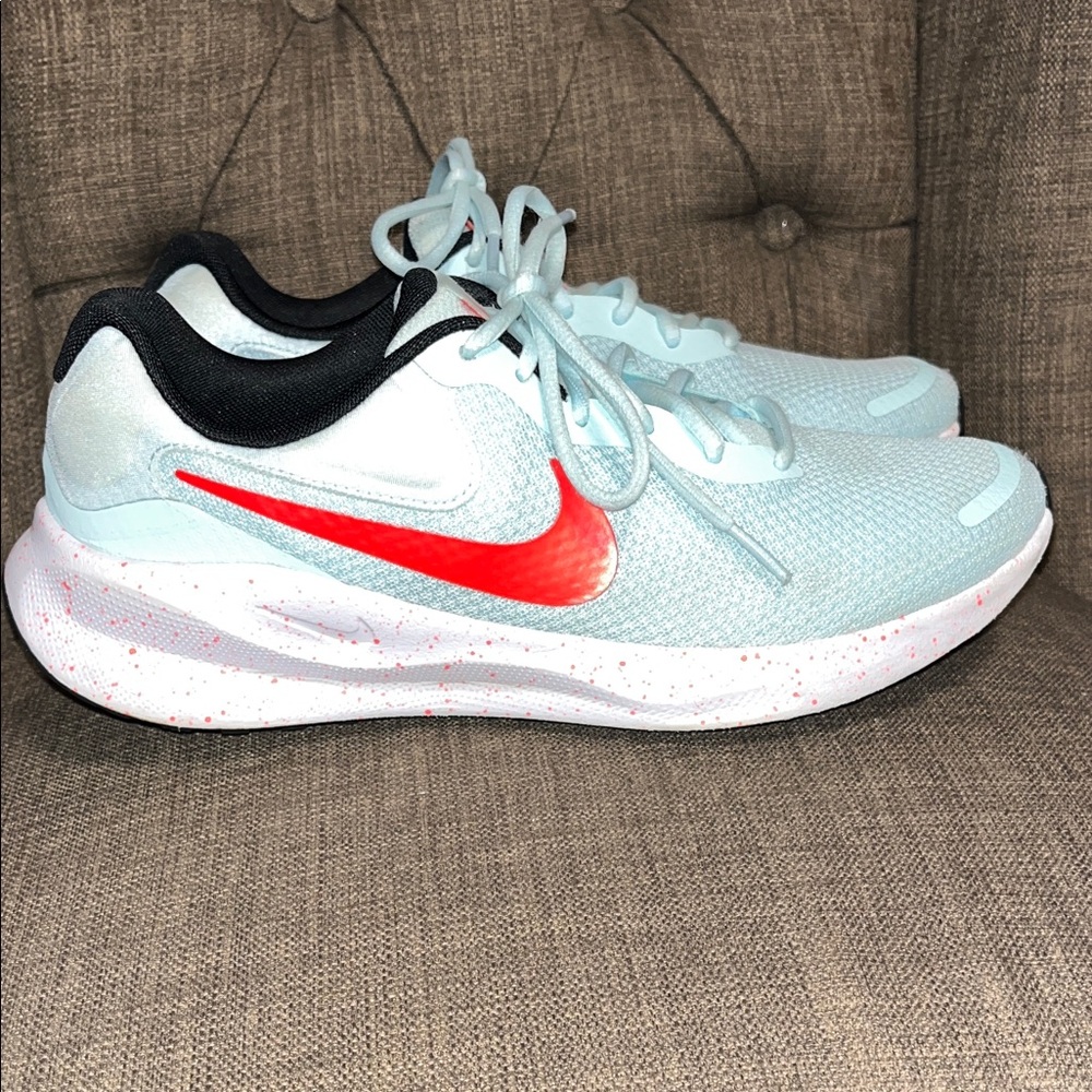 Nike Revolution 7 Glacier Blue and Crimson Running Shoes women's size 10